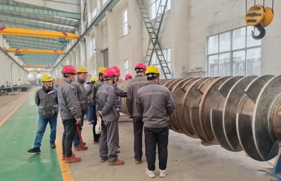 齐心协力战疫情，坚守岗位保生产